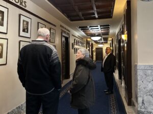 Gasline bill remains stalled in Senate as Dunleavy vetoes 9 bills, threatens another special session